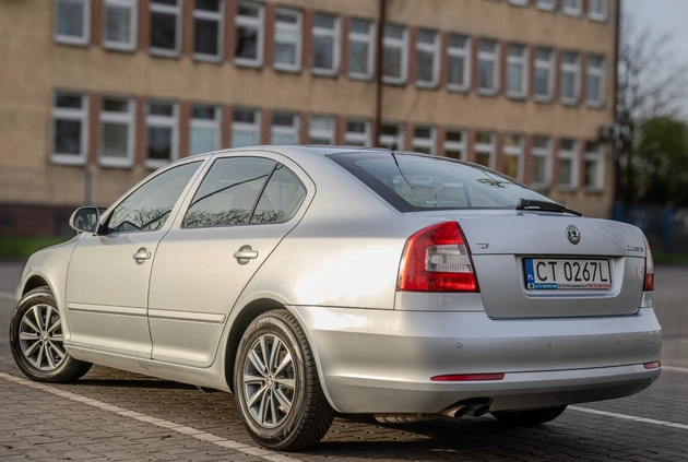 Skoda Octavia cena 22500 przebieg: 281155, rok produkcji 2010 z Gdynia małe 254